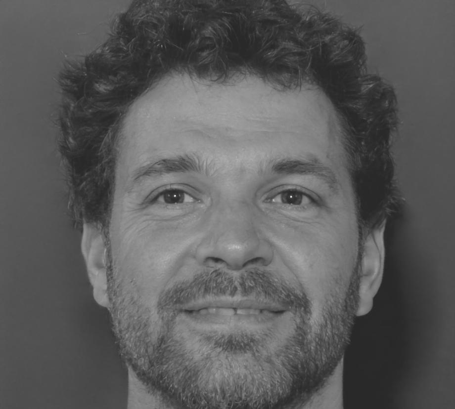 Carlos Mendoza, cliente satisfecho de Raxivorne